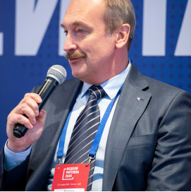 Леонид Страхов